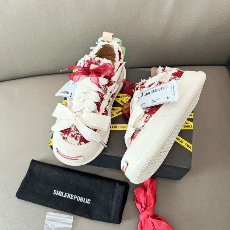 Smilerepublic Canvas Shoes